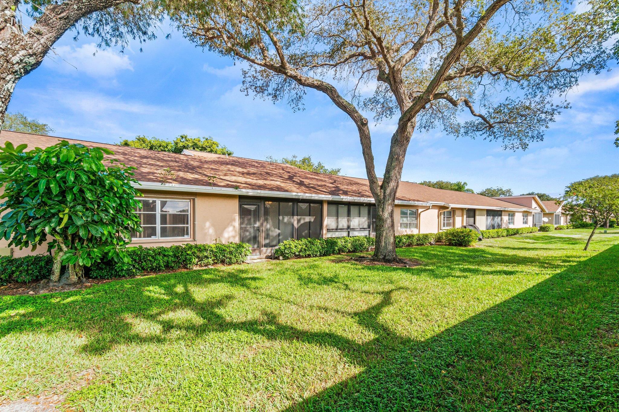 WHISPER WALK SEC C CONDO - Residential