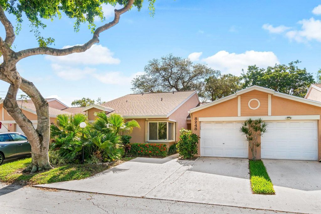 Photo of 8248 Summerbreeze Lane, Boca Raton, FL 33496 (MLS # R11146352)