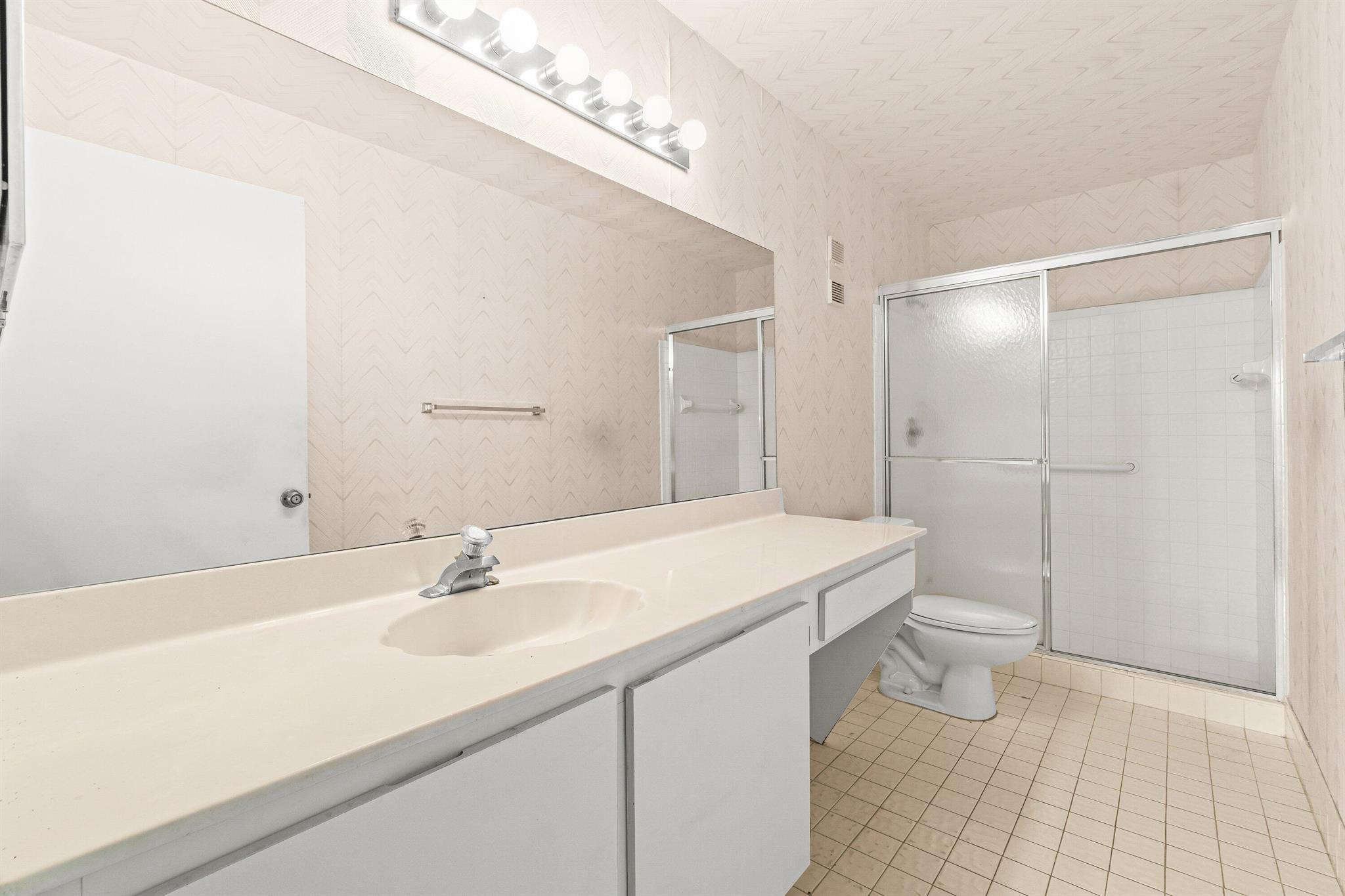 WHISPER WALK SEC C CONDO - Residential