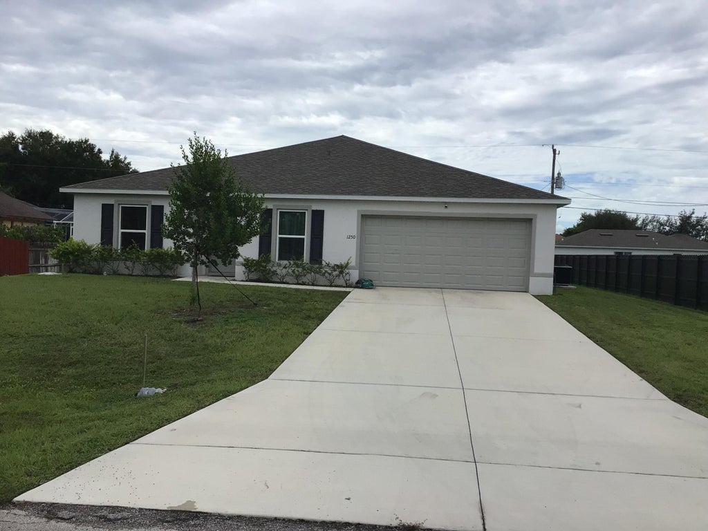 Photo of 1250 SW MELROSE Avenue, Port Saint Lucie, FL 34953 (MLS # B26073296)