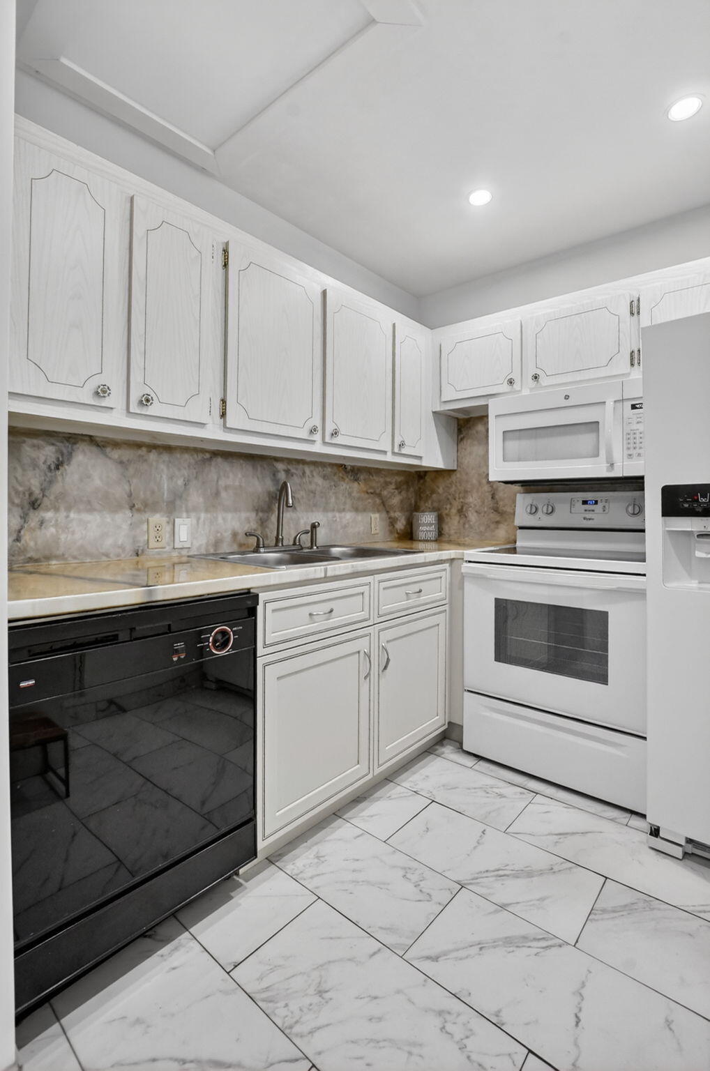 MANSFIELD AT CENTURY VILLAGE CONDO - Residential