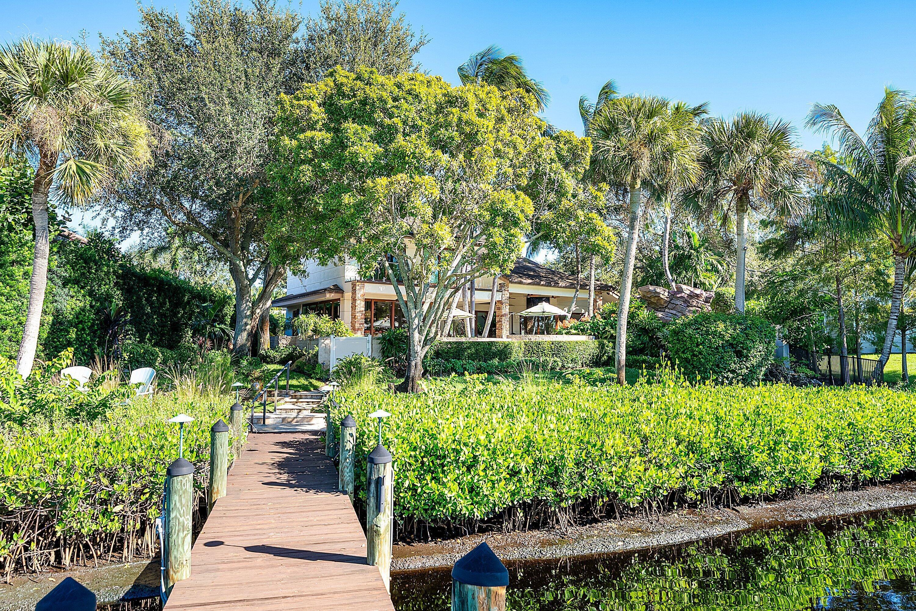 RIVER RIDGE (TEQUESTA) - Residential