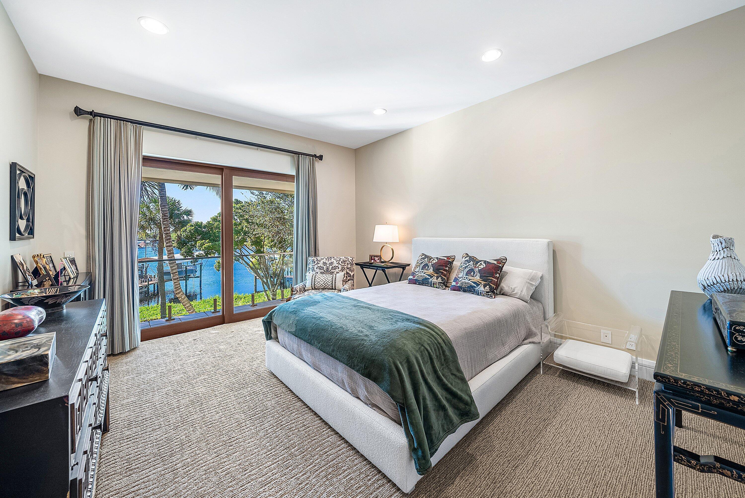 RIVER RIDGE (TEQUESTA) - Residential