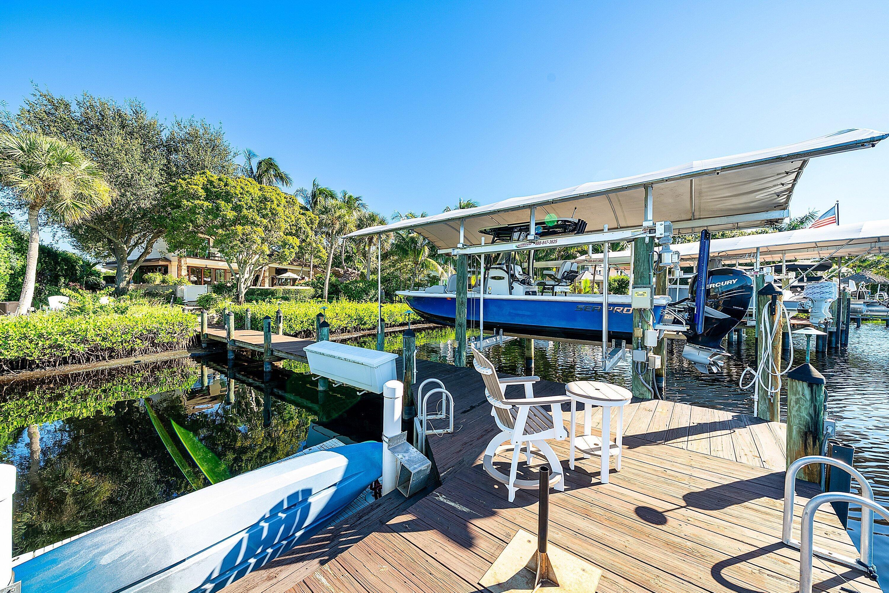 RIVER RIDGE (TEQUESTA) - Residential