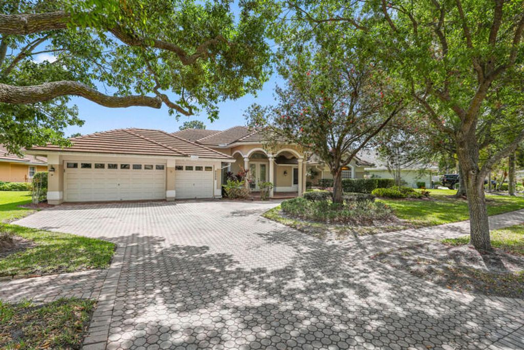 Photo of 2554 SW Mayacoo Way, Palm City, FL 34990 (MLS # B26011588)