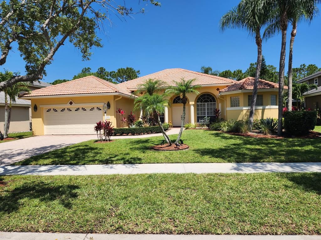 Photo of 3495 SE Fairway Oaks Trail, Stuart, FL 34997 (MLS # R10887318)