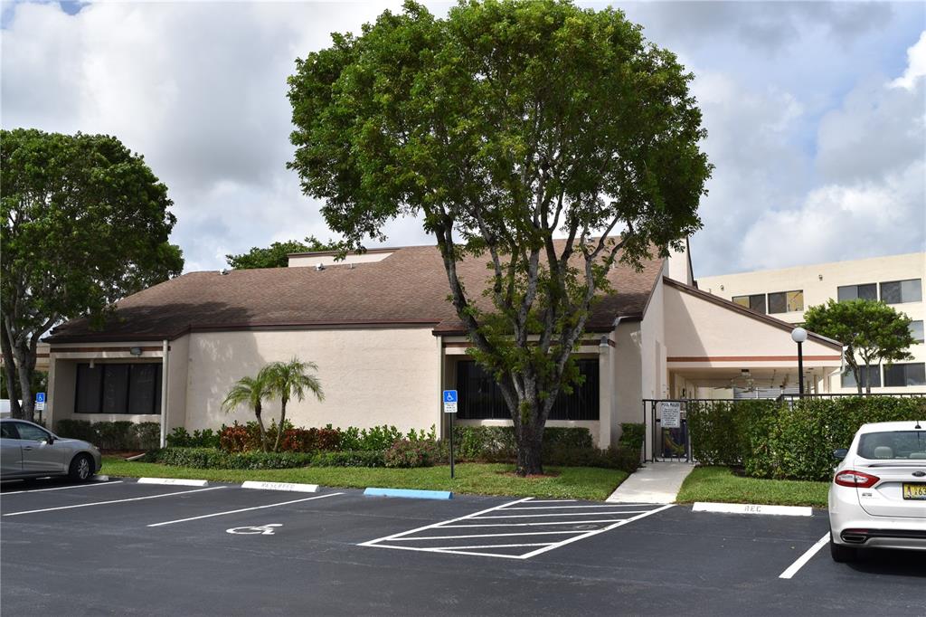 Poinciana Lakes Bldgs A & - Residential