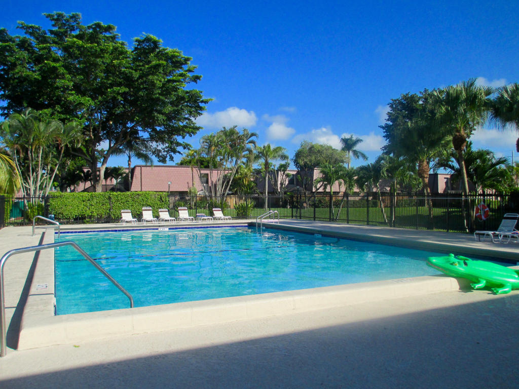 COURTYARDS AT BOCA - Residential Lease