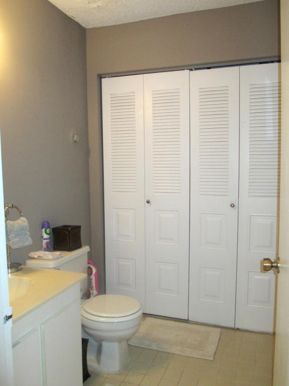 COURTYARDS AT BOCA - Residential Lease