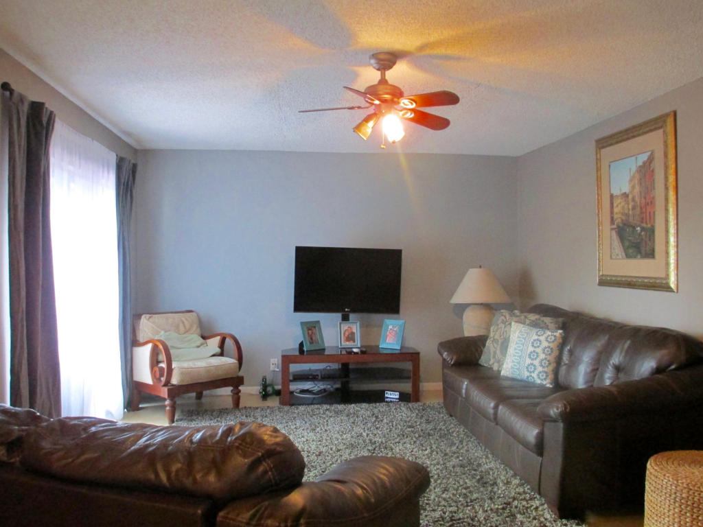 COURTYARDS AT BOCA - Residential Lease