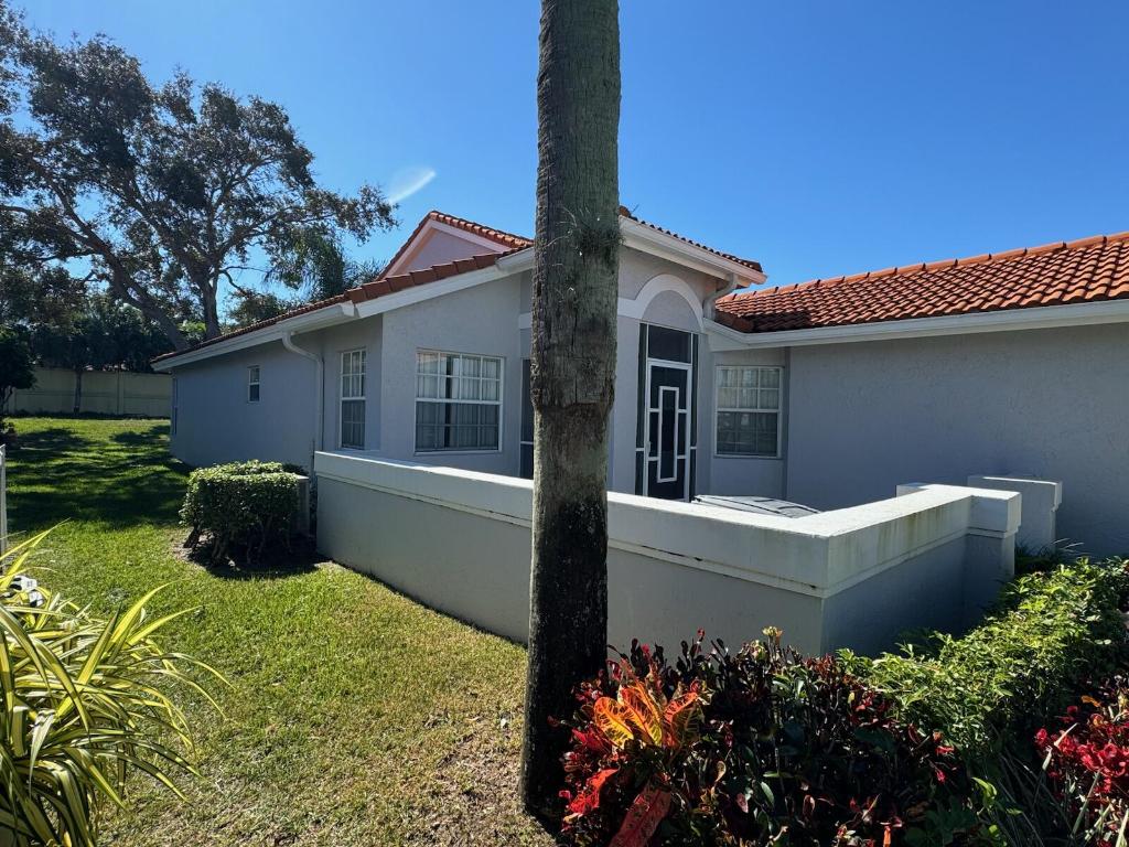 8100 Summer Shores Drive