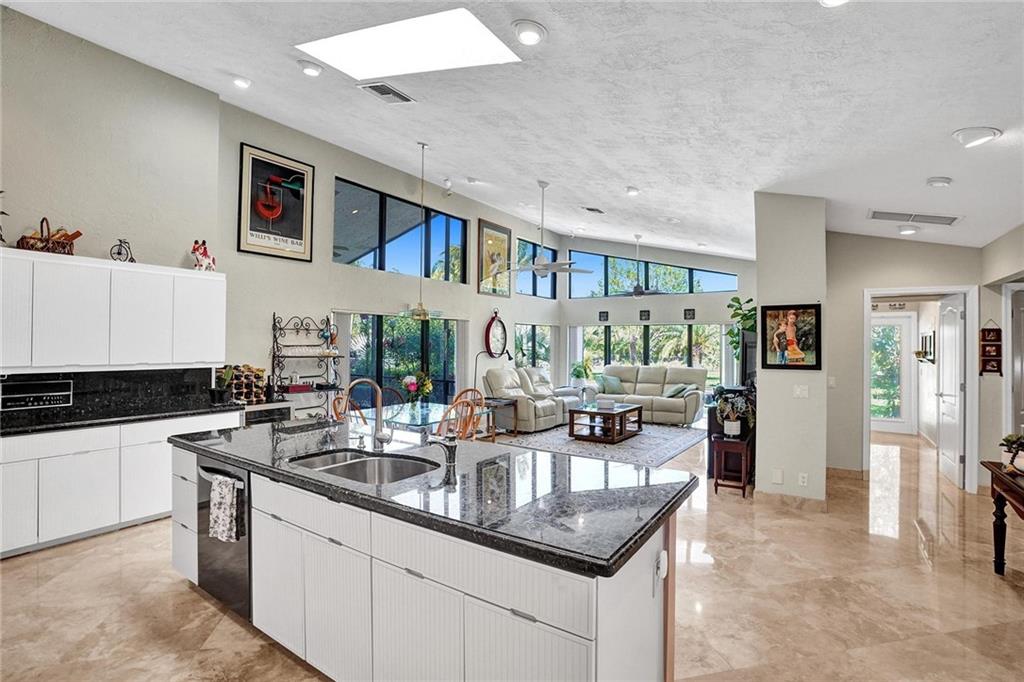 DELRAY LAKES EST - Residential