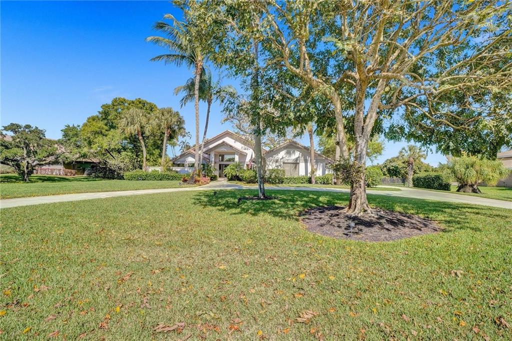 DELRAY LAKES EST - Residential