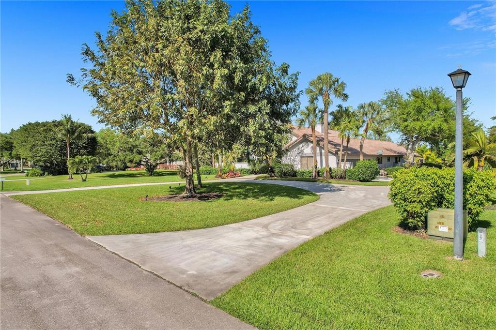 DELRAY LAKES EST - Residential