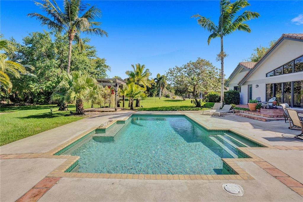 DELRAY LAKES EST - Residential