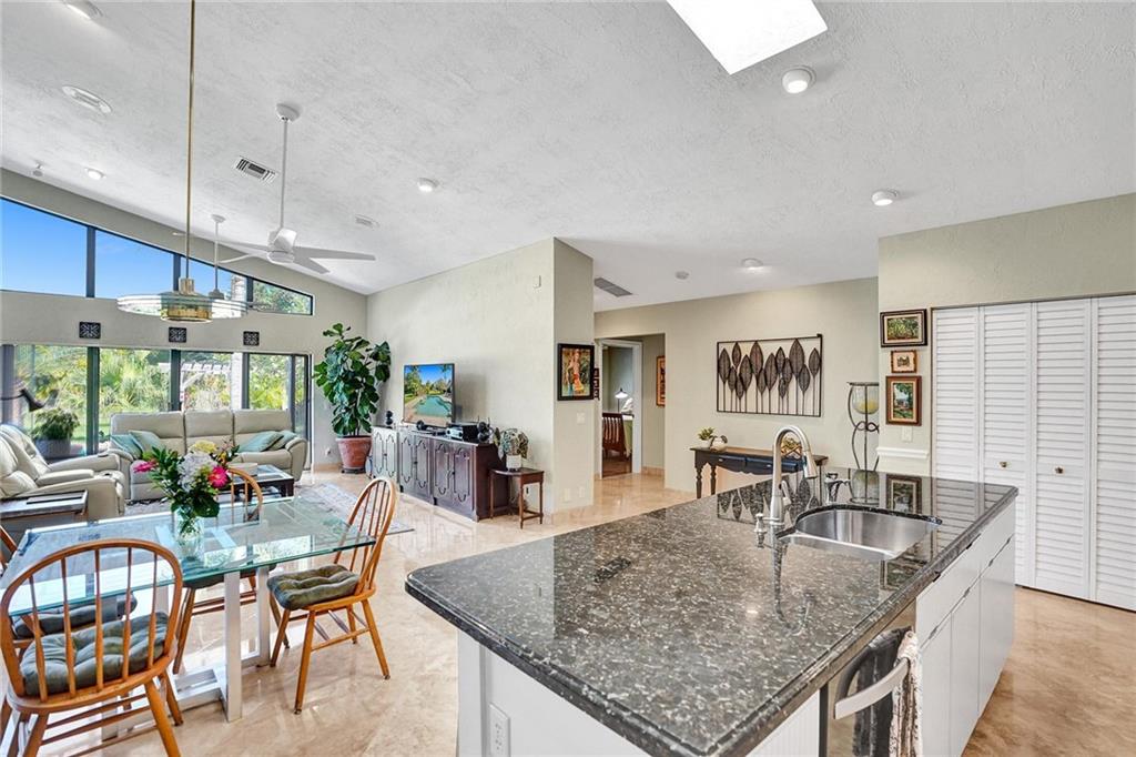 DELRAY LAKES EST - Residential