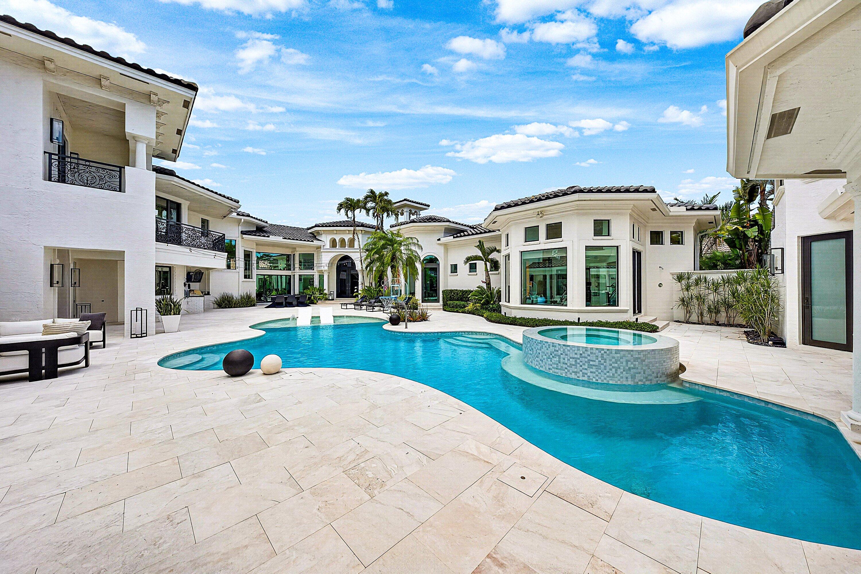 CARLTON ESTATES AT WOODFIELD COUNTRY CLUB - Residential