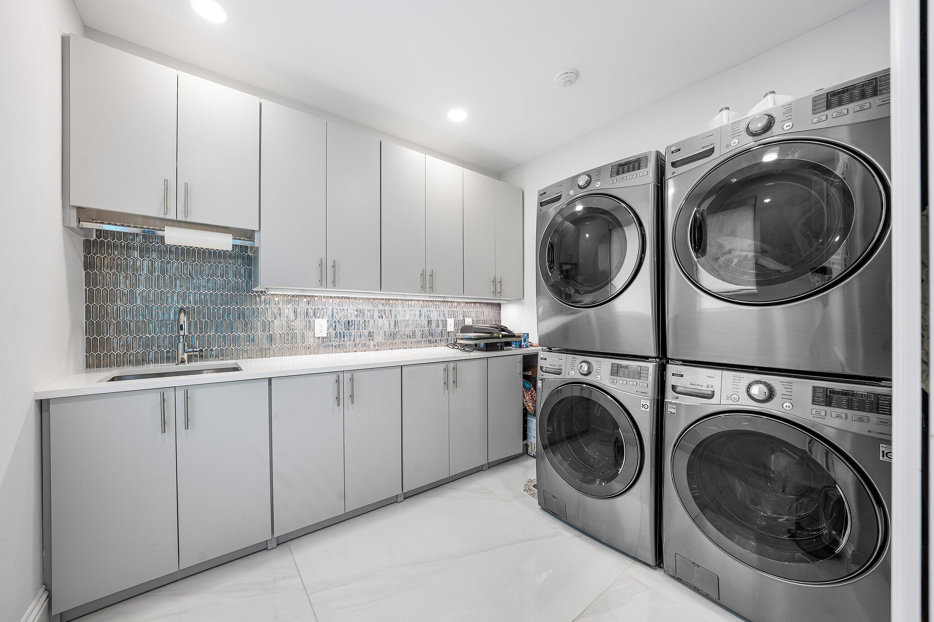 CARLTON ESTATES AT WOODFIELD COUNTRY CLUB - Residential
