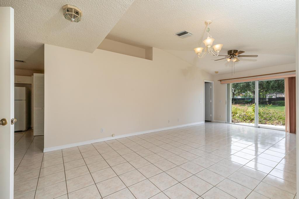 VILLAGES OF RENAISSANCE - Residential Lease