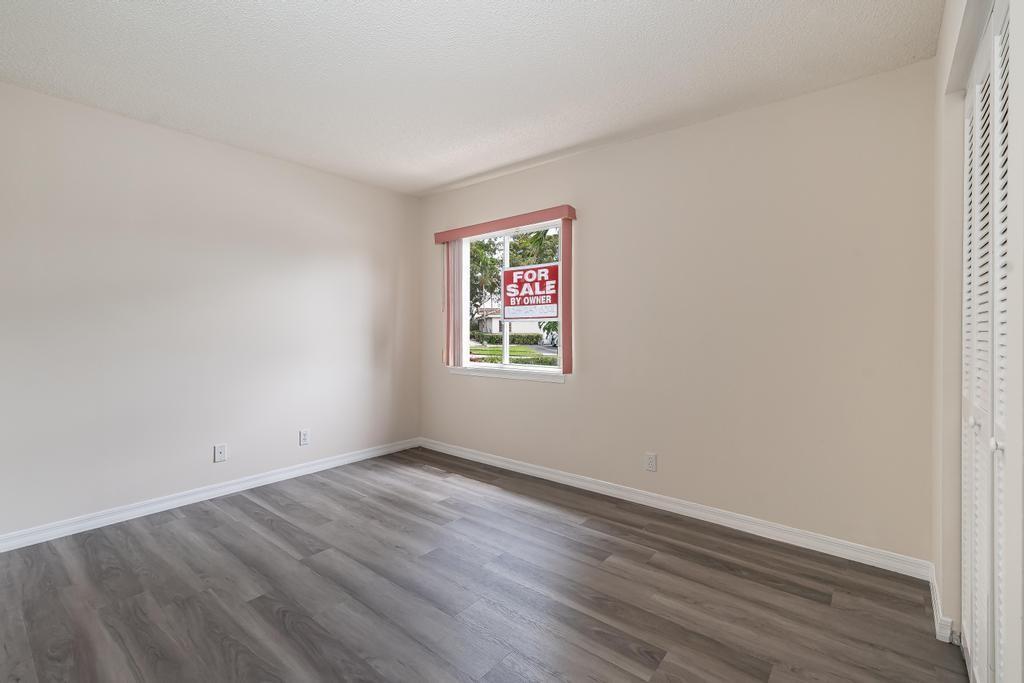 VILLAGES OF RENAISSANCE - Residential Lease