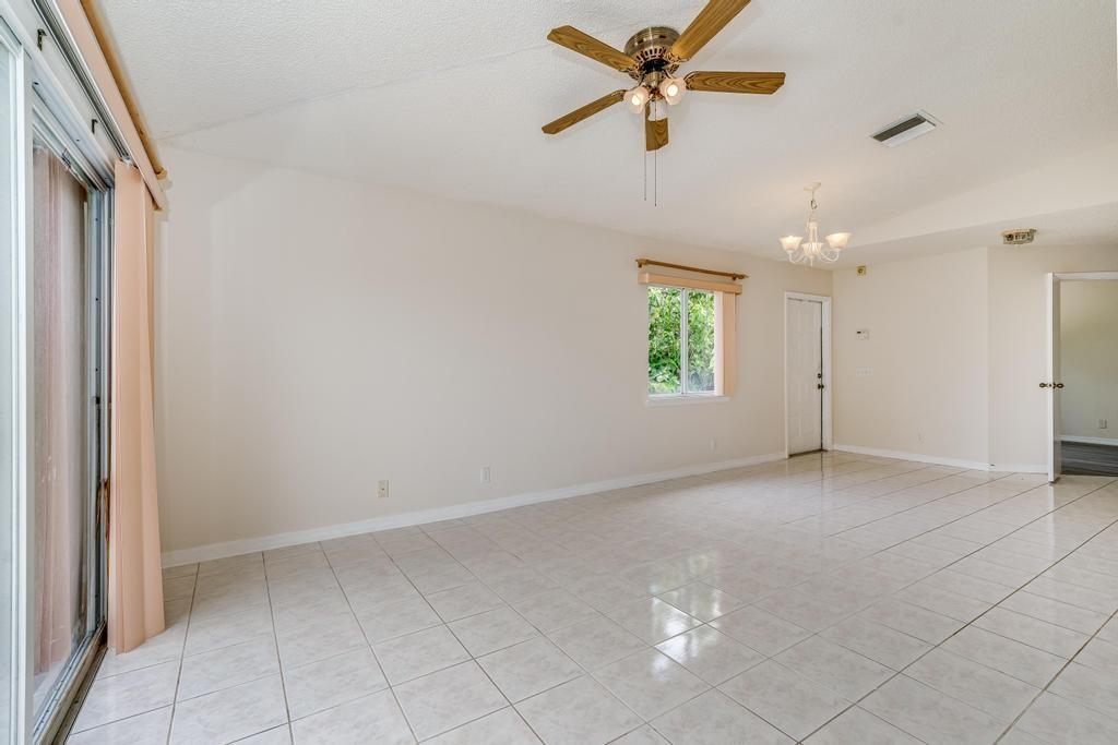 VILLAGES OF RENAISSANCE - Residential Lease