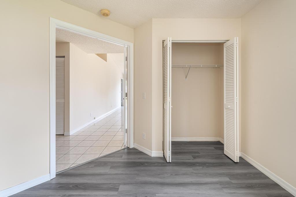 VILLAGES OF RENAISSANCE - Residential Lease