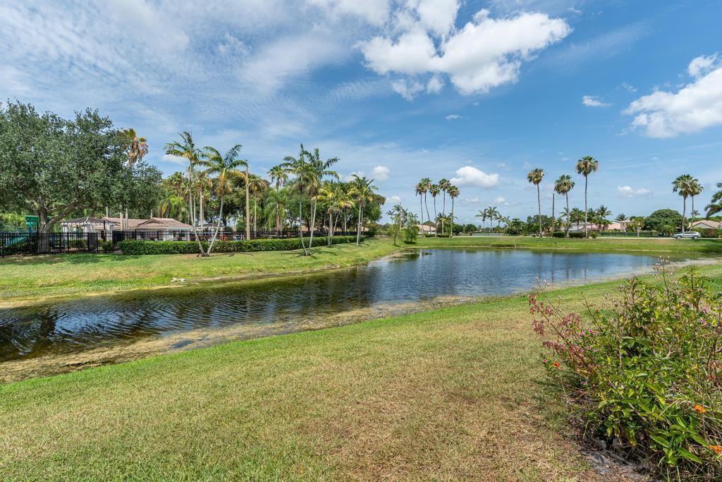 VILLAGES OF RENAISSANCE - Residential Lease