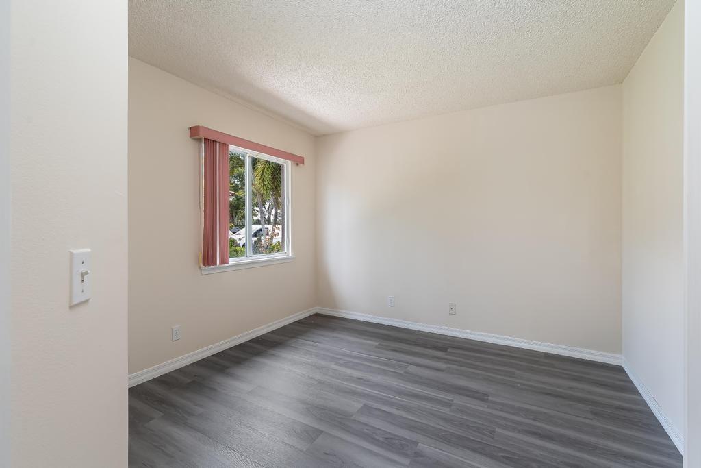 VILLAGES OF RENAISSANCE - Residential Lease