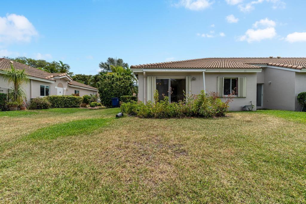 VILLAGES OF RENAISSANCE - Residential Lease