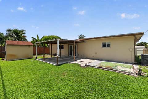 Tiny photo for 8580 NW 12th Street, Pembroke Pines, FL 33024 (MLS # B26036887)