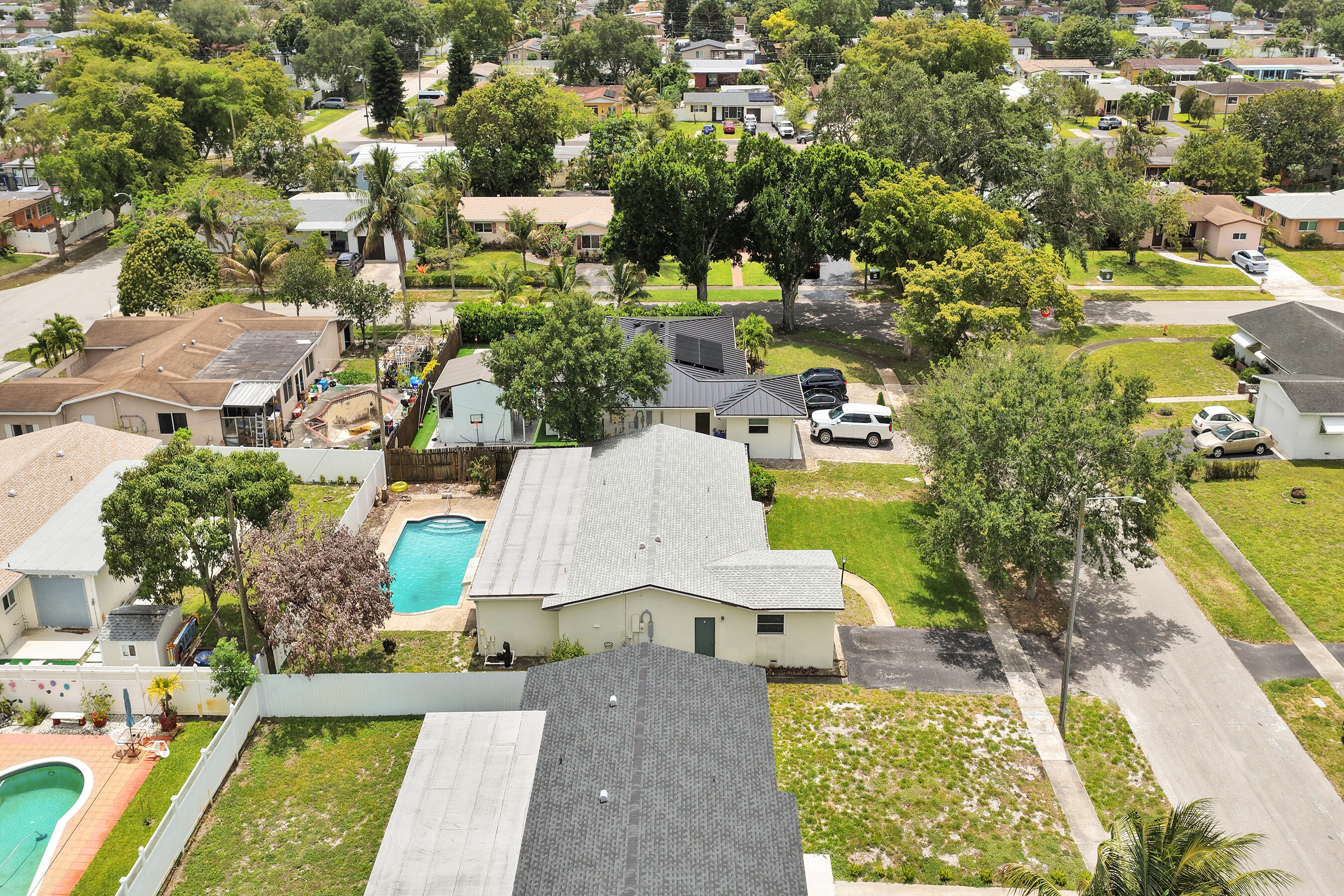 Boulevard Park 51-33 B - Residential