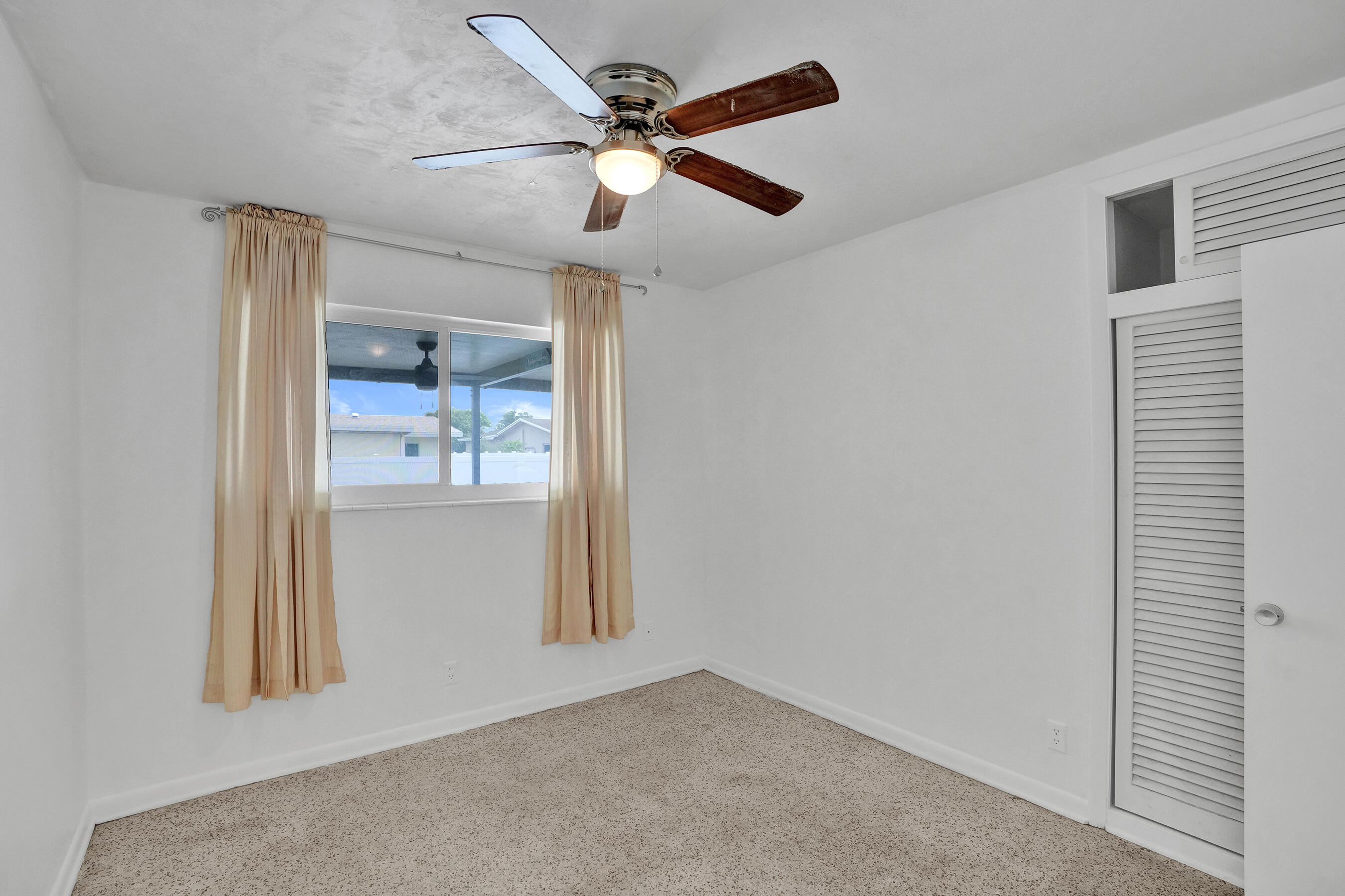 Boulevard Park 51-33 B - Residential