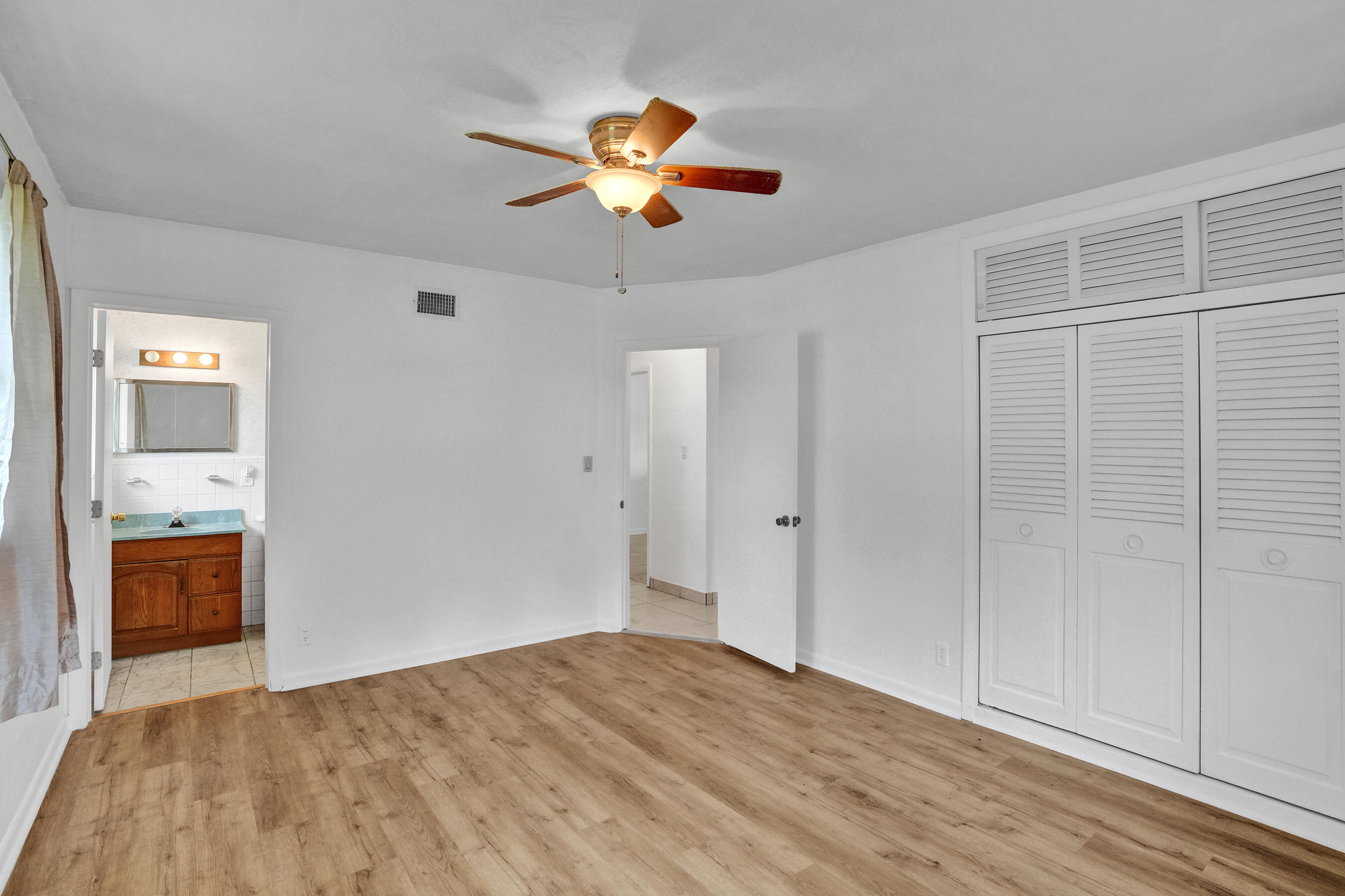 Boulevard Park 51-33 B - Residential