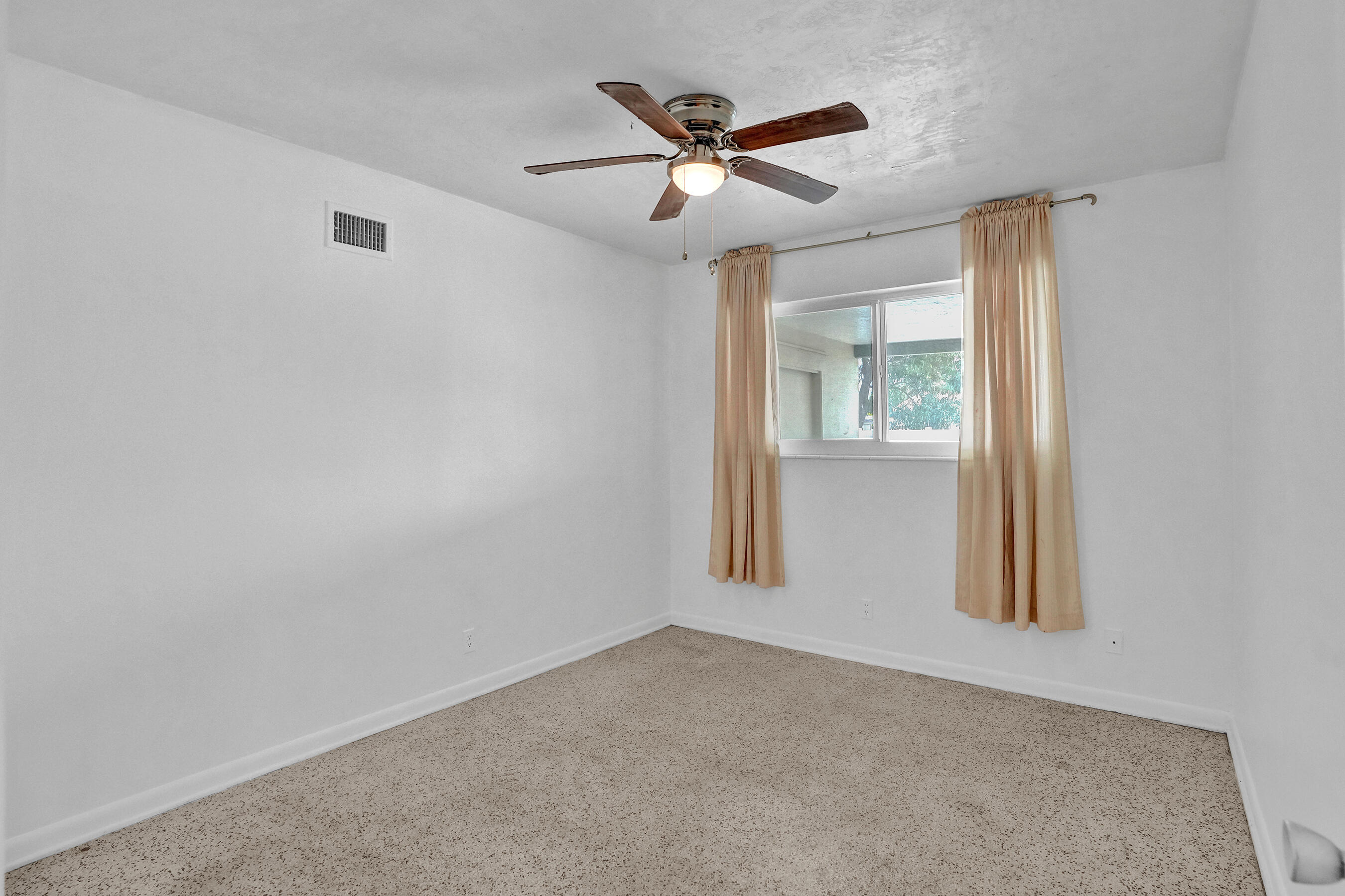 Boulevard Park 51-33 B - Residential