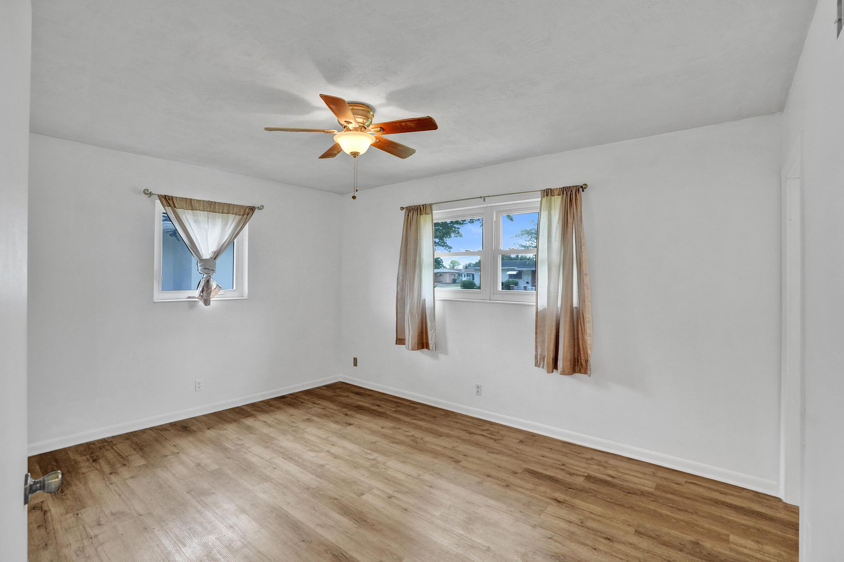 Boulevard Park 51-33 B - Residential