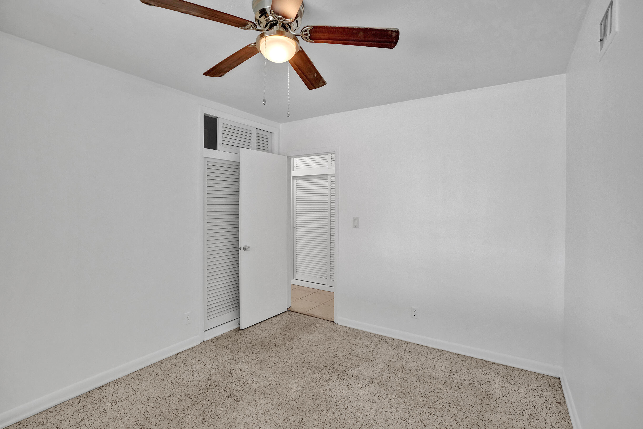 Boulevard Park 51-33 B - Residential