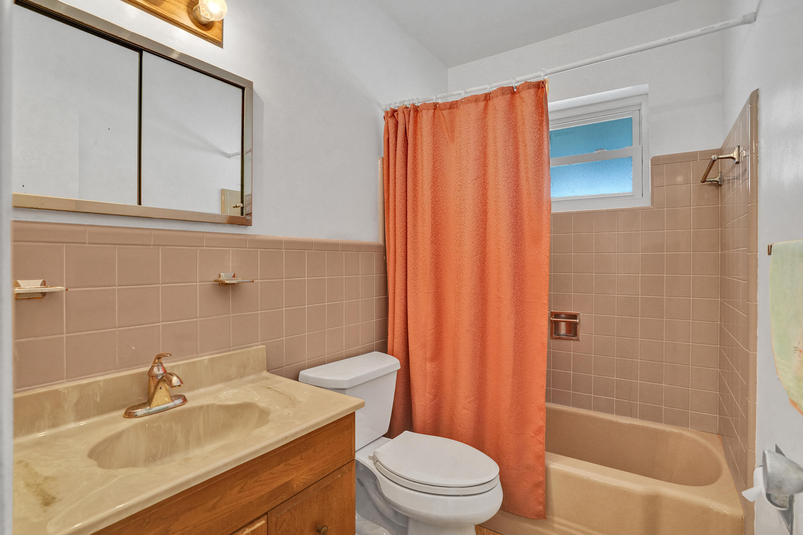 Boulevard Park 51-33 B - Residential