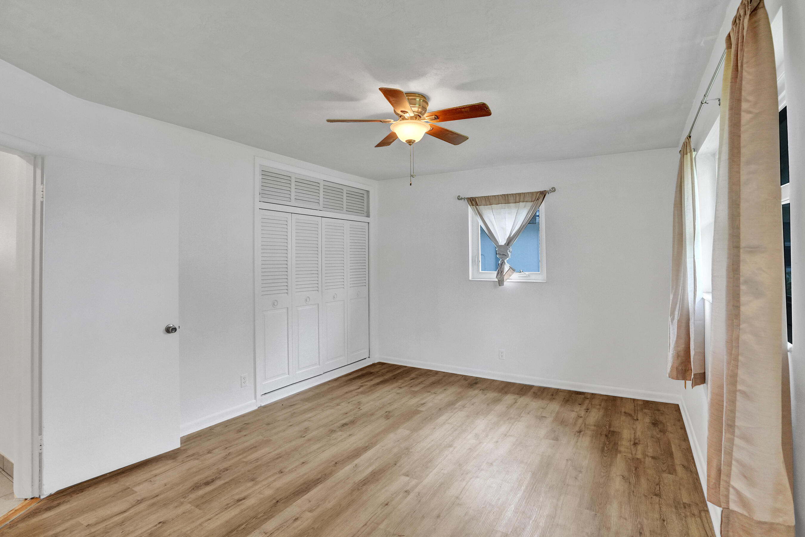 Boulevard Park 51-33 B - Residential