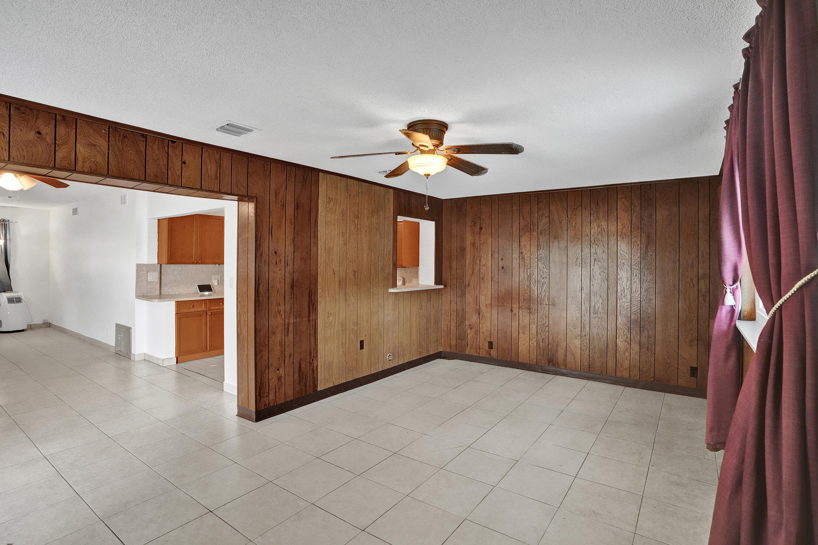 Boulevard Park 51-33 B - Residential