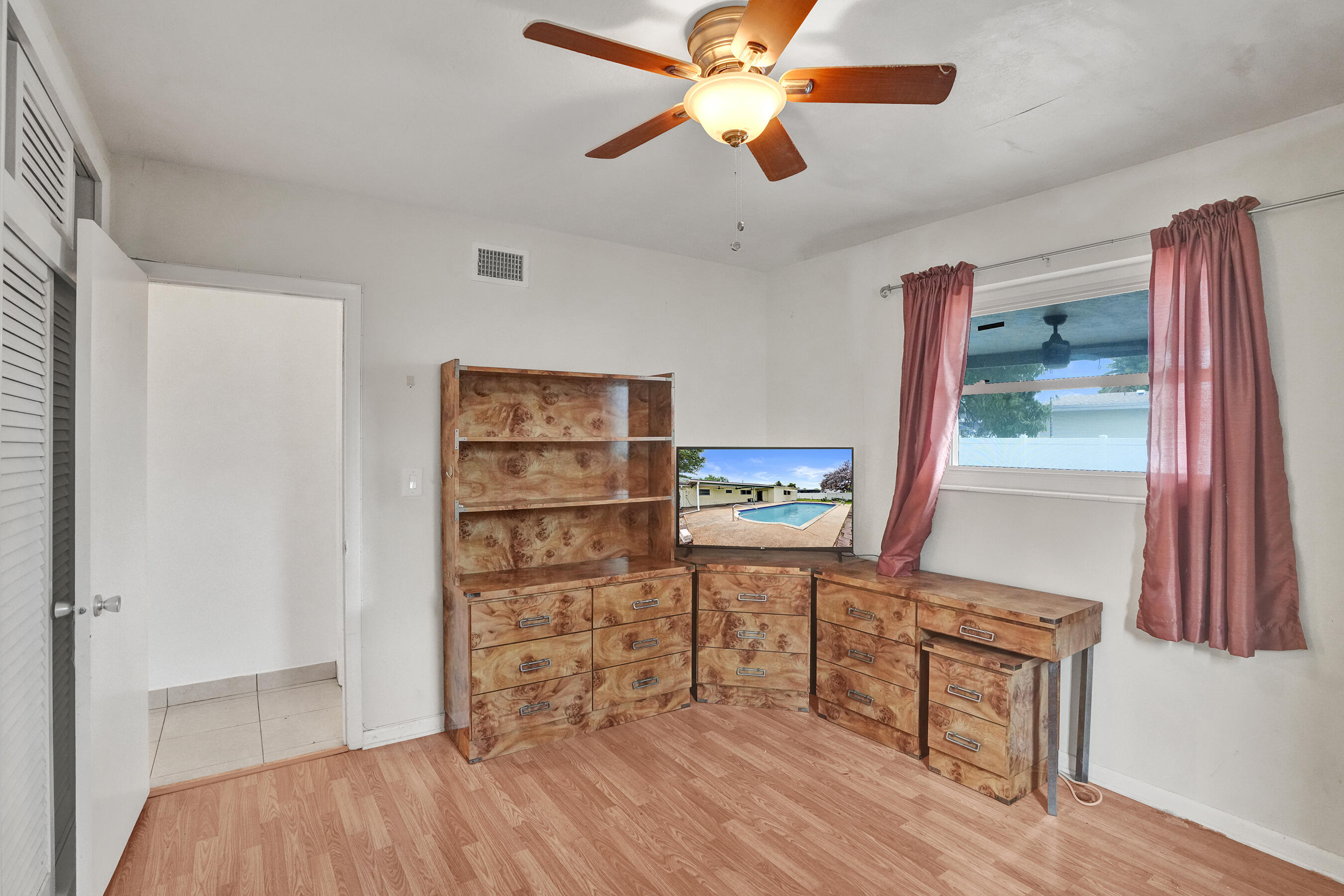 Boulevard Park 51-33 B - Residential