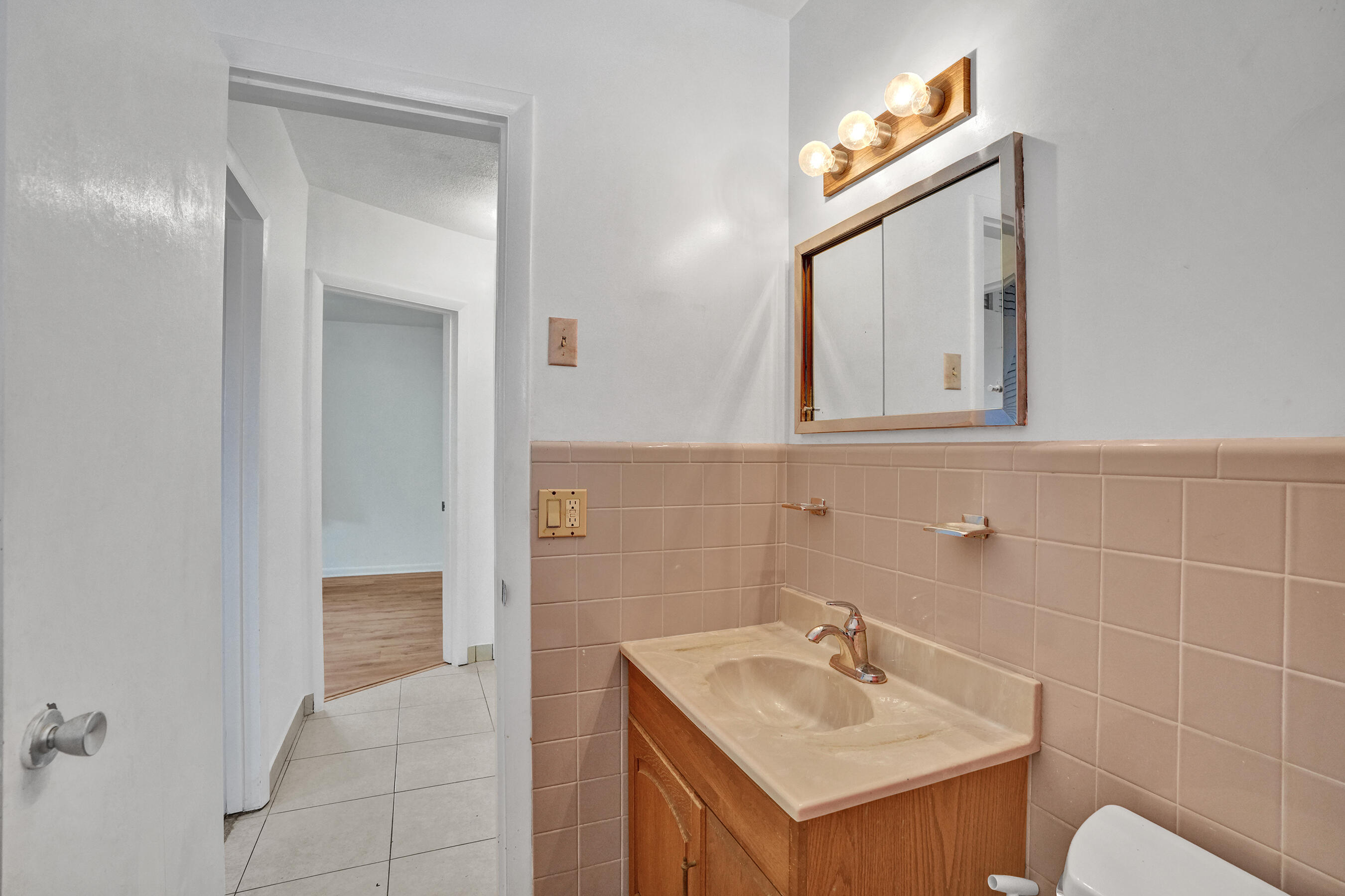 Boulevard Park 51-33 B - Residential