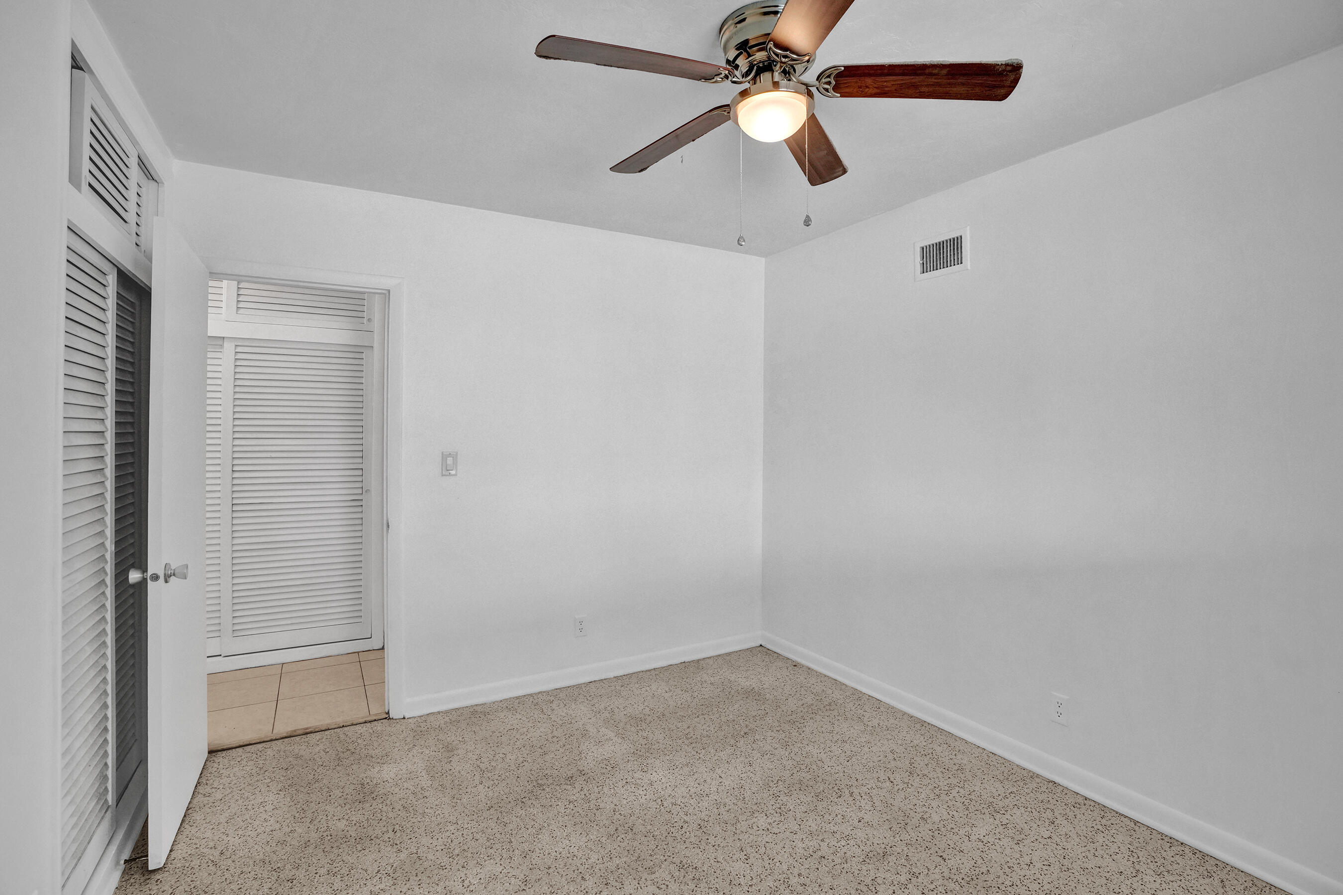 Boulevard Park 51-33 B - Residential