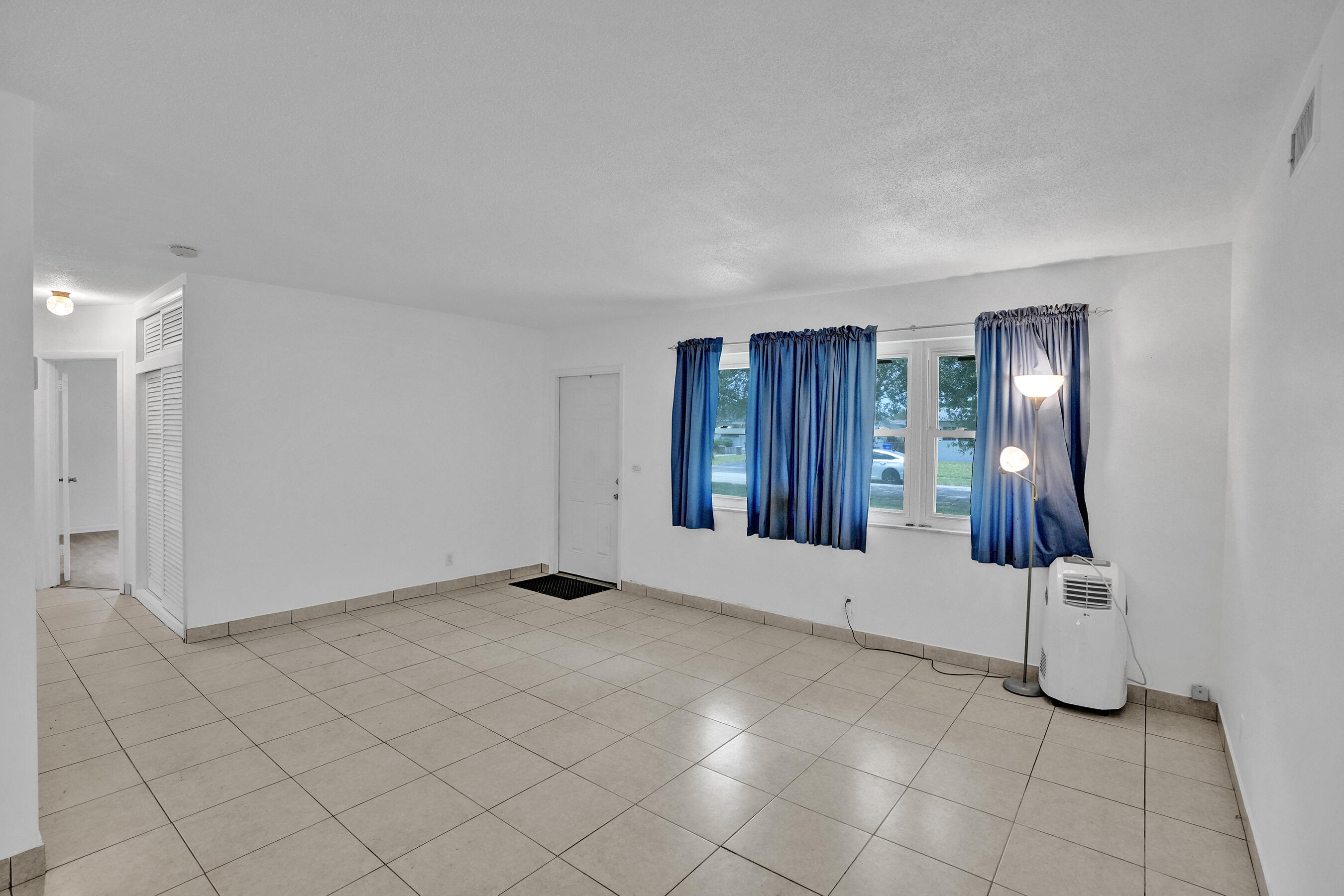 Boulevard Park 51-33 B - Residential