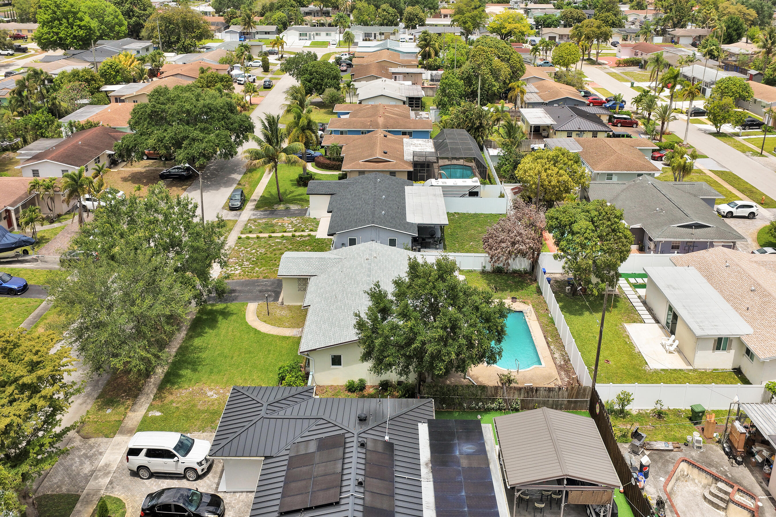 Boulevard Park 51-33 B - Residential