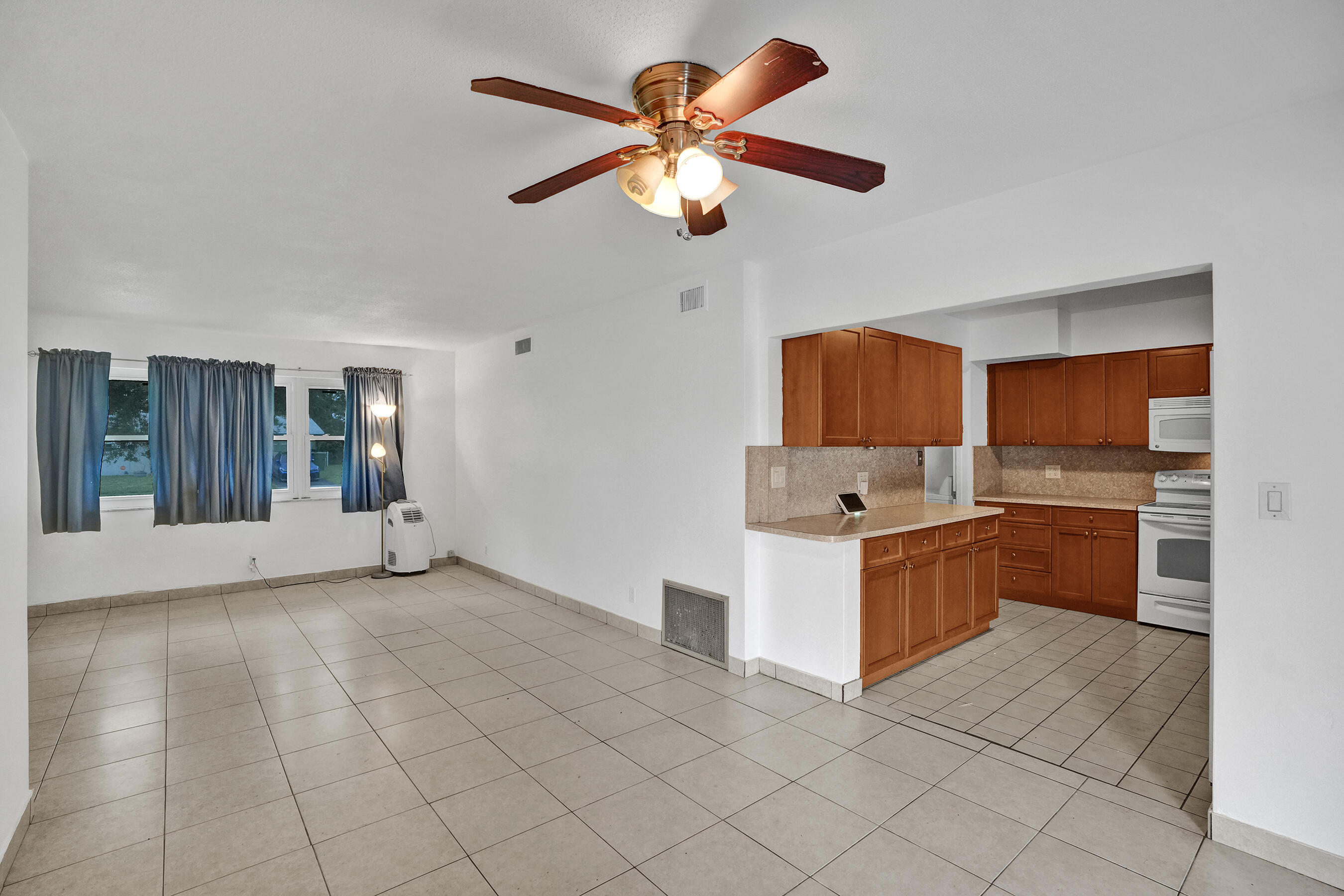 Boulevard Park 51-33 B - Residential