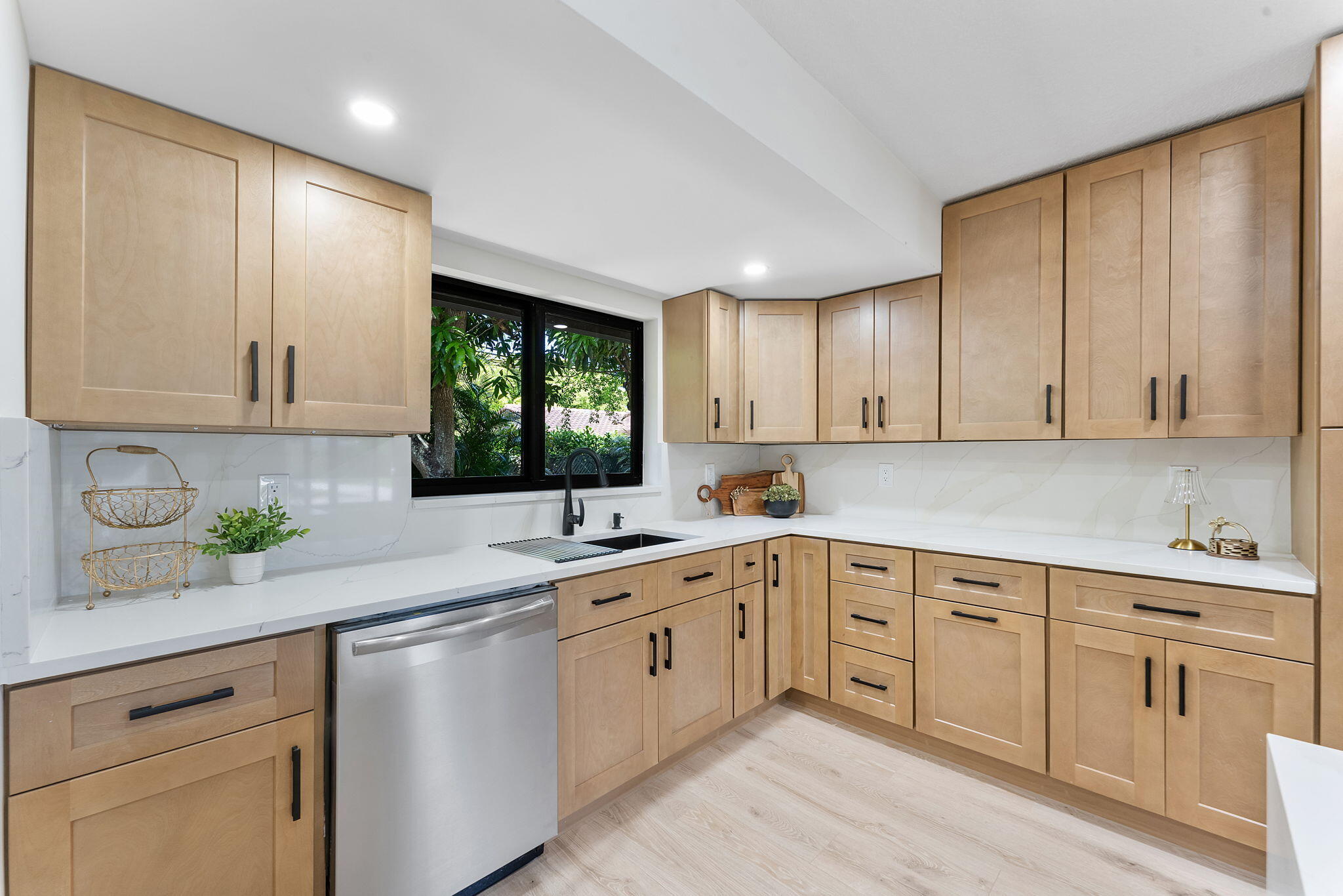 LAKE CLARKE TERR - Residential