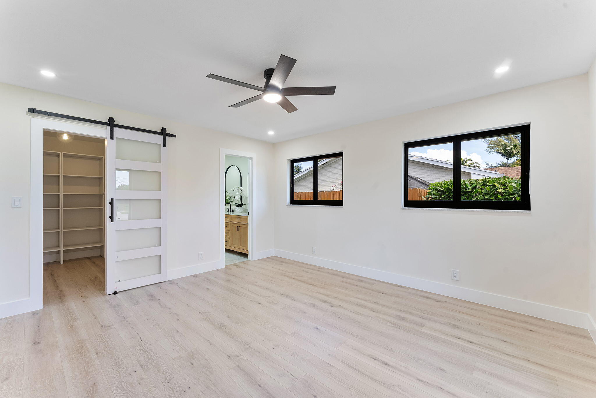 LAKE CLARKE TERR - Residential