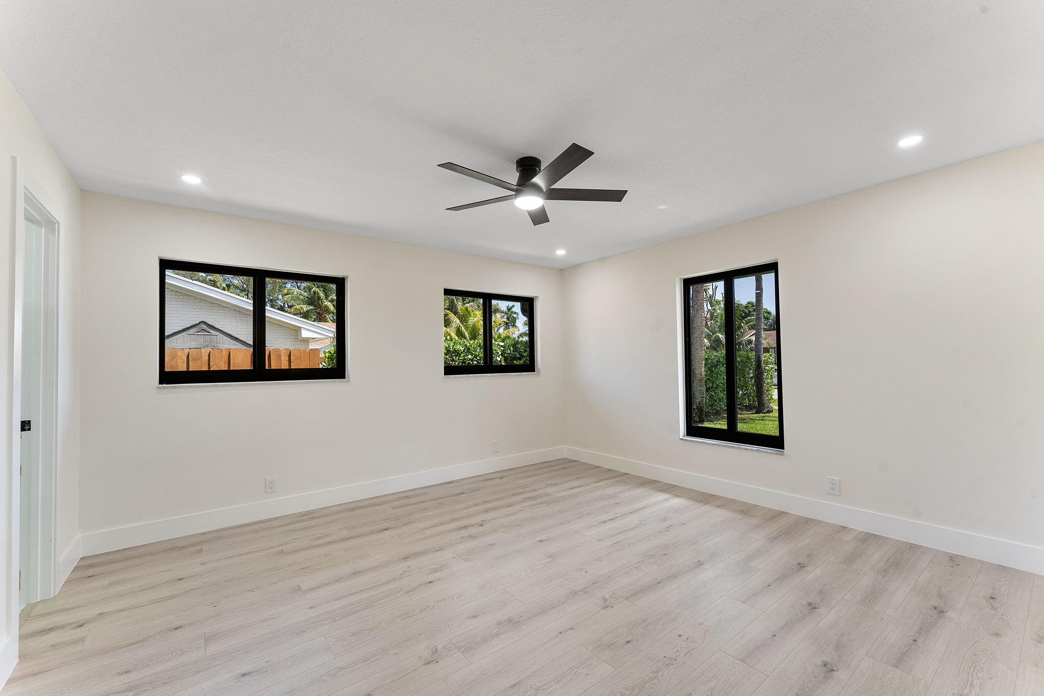 LAKE CLARKE TERR - Residential