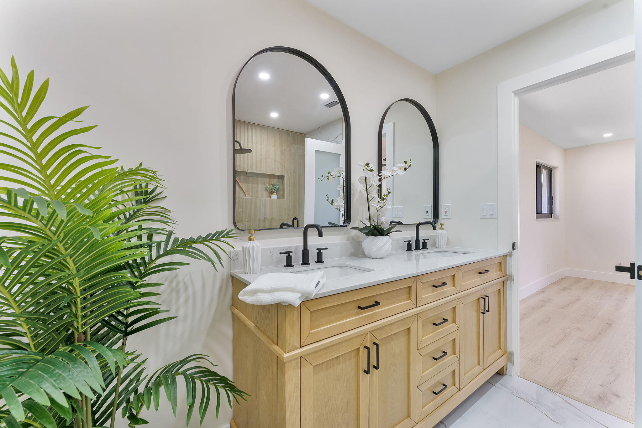 LAKE CLARKE TERR - Residential