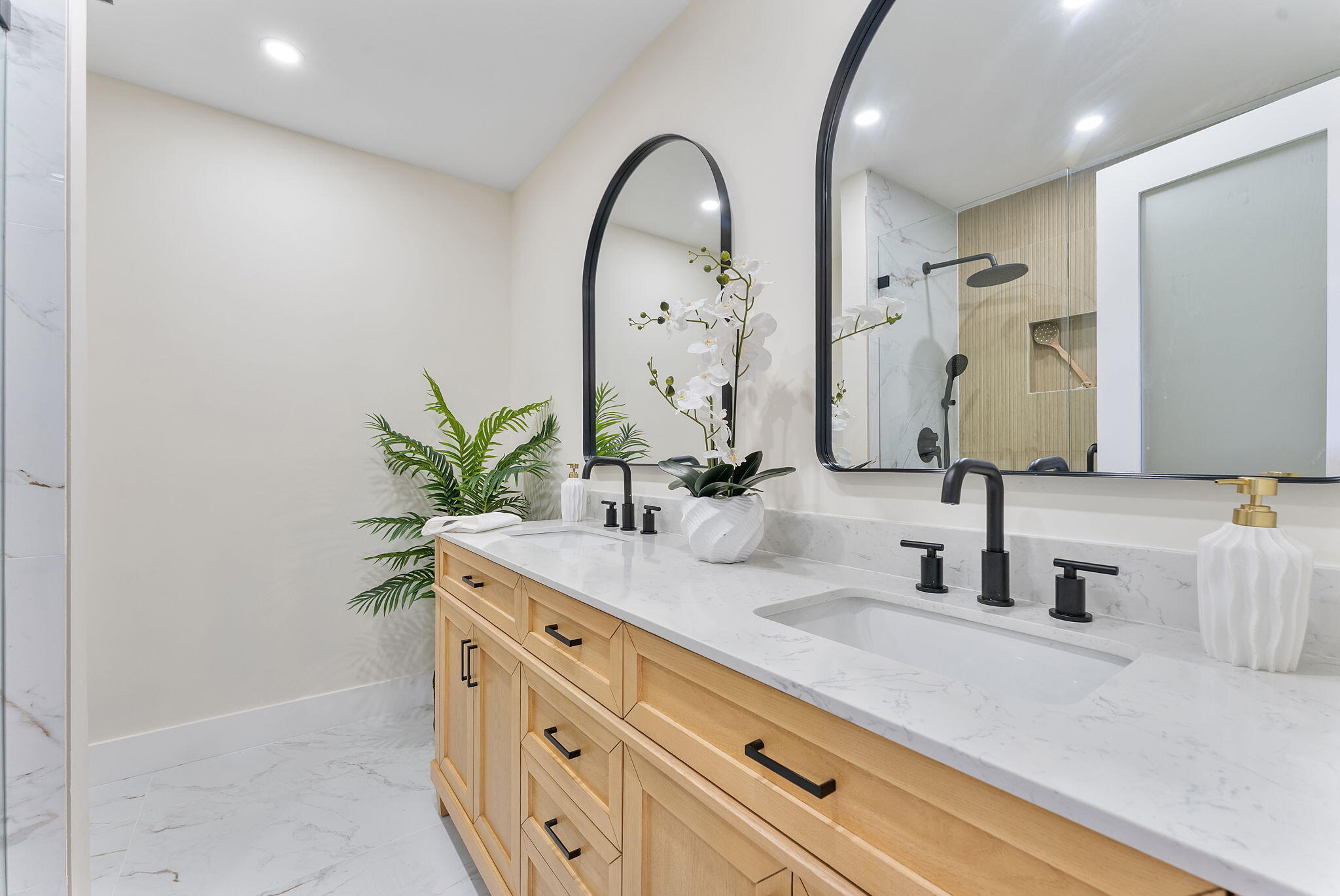 LAKE CLARKE TERR - Residential